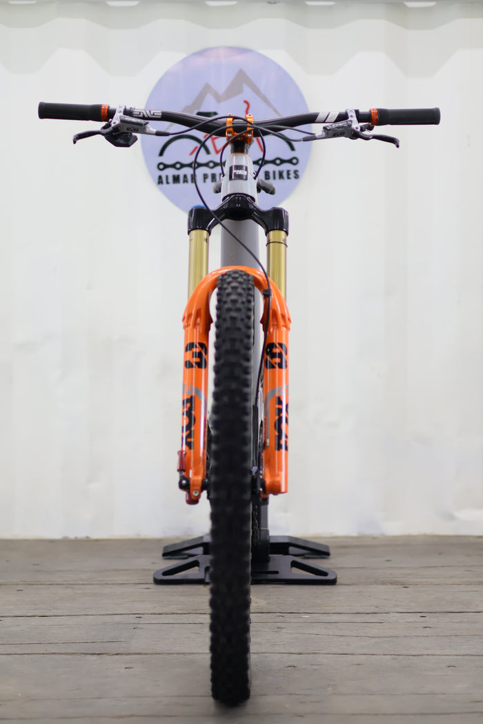 Santa Cruz Nomad C 2024 Carbon