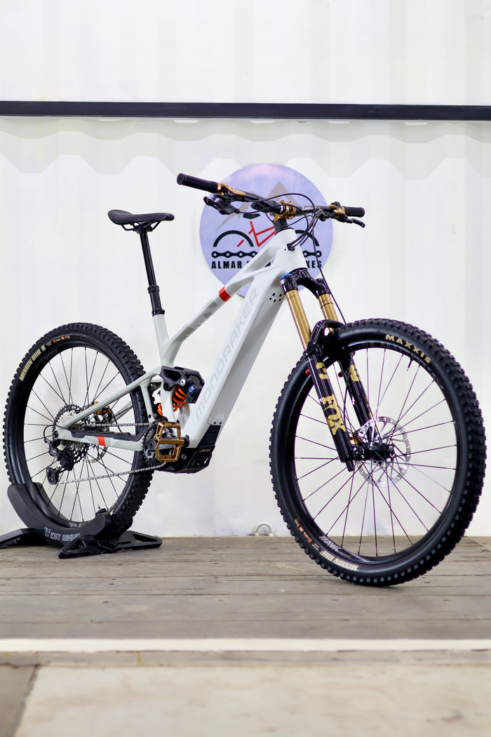 MONDRAKER CRAFTY CARBON R -Búnker Grey 2025- componentes 2027 nuevos- eBike