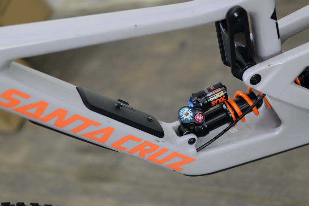Santa Cruz Nomad C 2024 Carbon