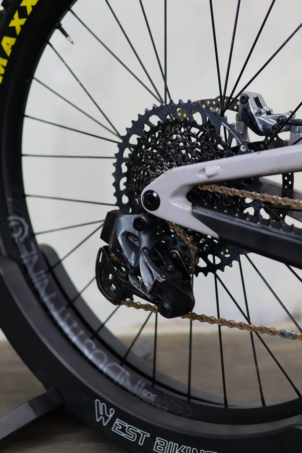 Santa Cruz Nomad C 2024 Carbon