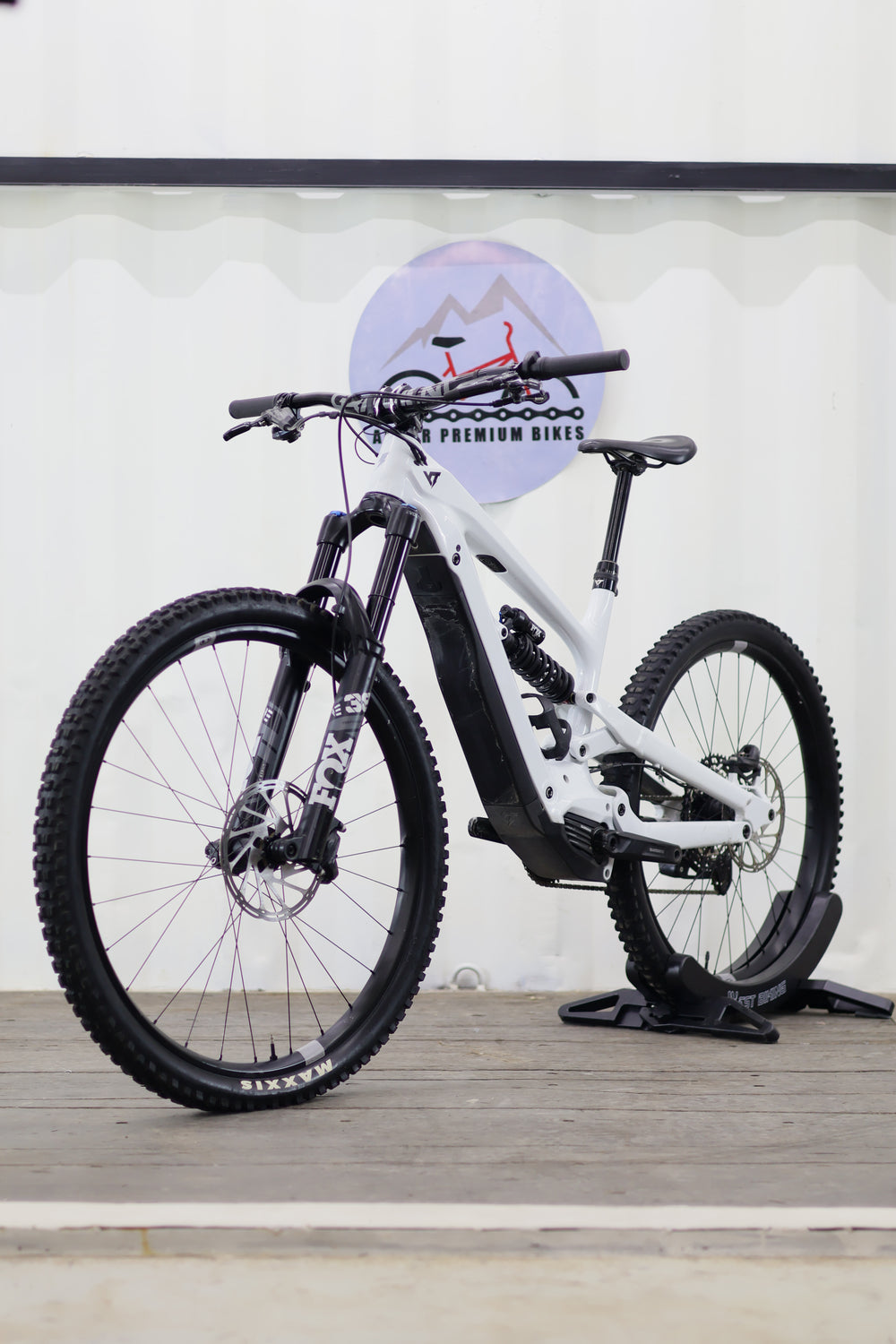 YT Decoy Core 3 2024/25 Carbon (eBike)