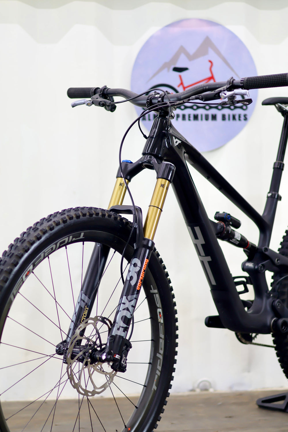 YT JEFFSY  CORE 3 2026 Full Carbon Mejorada (como nueva)