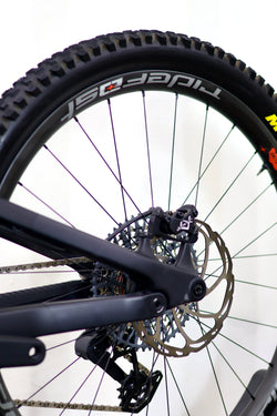 YT JEFFSY  CORE 3 2026 Full Carbon Mejorada (como nueva)