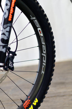 YT JEFFSY  CORE 3 2026 Full Carbon Mejorada (como nueva)