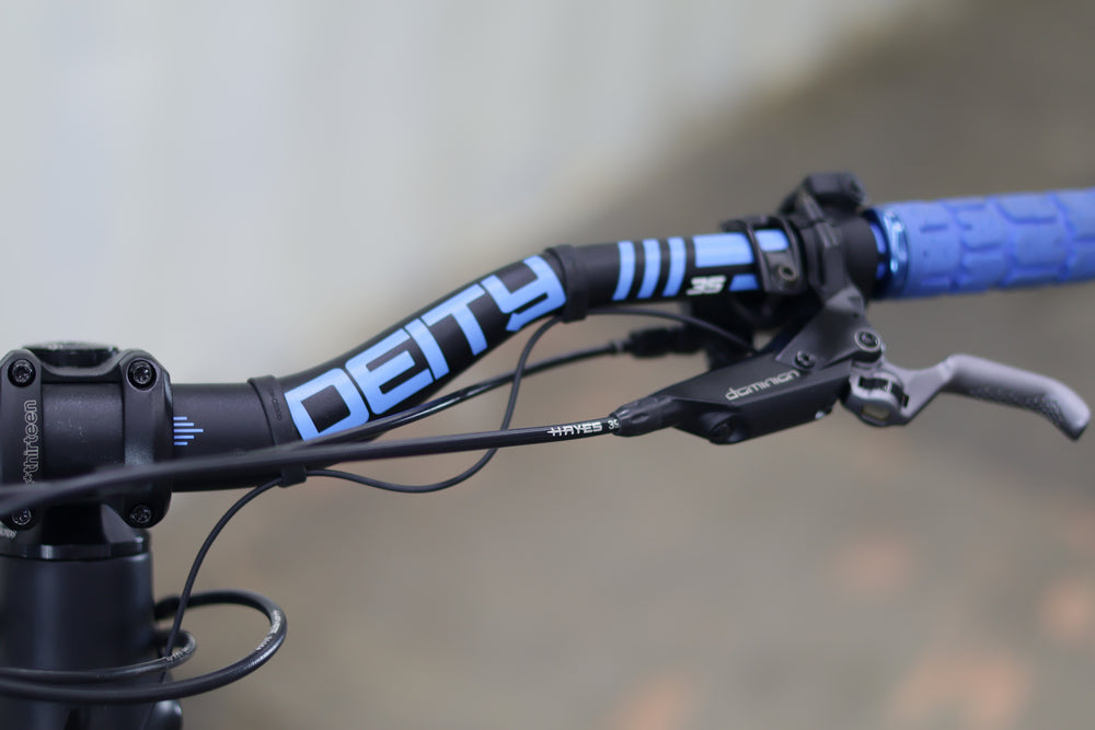 YT DECOY CORE 2 2025 Carbon (muy poco uso)